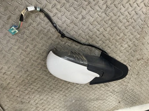 2006-2007 GMC Envoy Denali Driver Left Side Mirror White Oem Tested