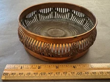COPPER PLATE FLOWER SWAG GARLAND PIERCED METAL WINE CHAMPAGNE COASTER VINTAGE