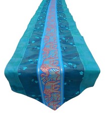 Einzigartiger Thai-Seide Tischläufer: Elefantenmuster & Blumenakzente in Türkis