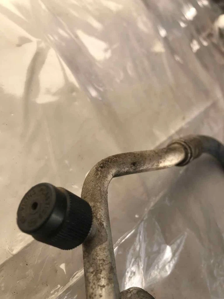 Manguera de tubo de descarga de refrigerante aire acondicionado Chrysler PT CRUISER 2004-2006 Foto 3 de 4