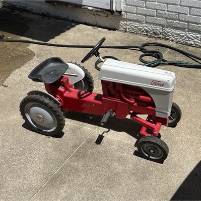 Ford Pedal Tractor Car Ride-On Toy Pedal Vehicle for Kids
