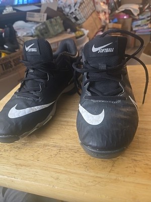 nike hyperdiamond 4 keystone Womans Softball Cleats In Black And White. Size 6