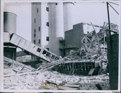 1935 Factory Yard Adjoining Soya Products Co After Explosion Tragedy Photo 7x9