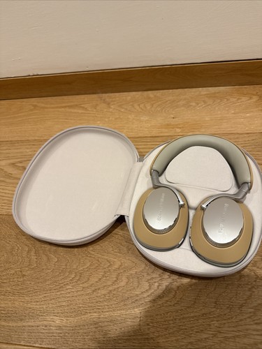 Bowers & Wilkins PX8 Bluetooth Over-Ear Kopfhörer, Beige, Wie neu