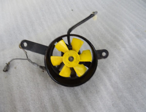 B5. HONDA CBR 125 JC34 Lüfter Kühler Lüfterrad Ventilator