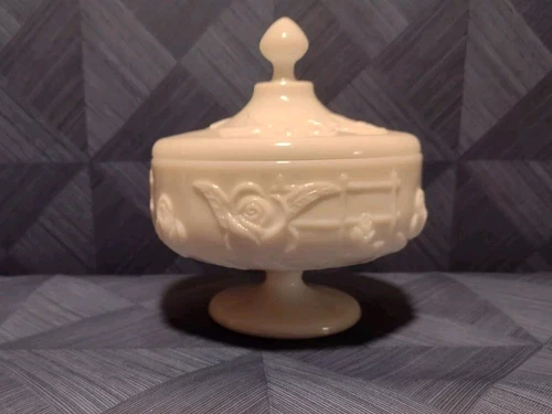 Vintage Milk Glass Westmoreland Rose & Lattice Pattern Candy Dish 5.5 Inch