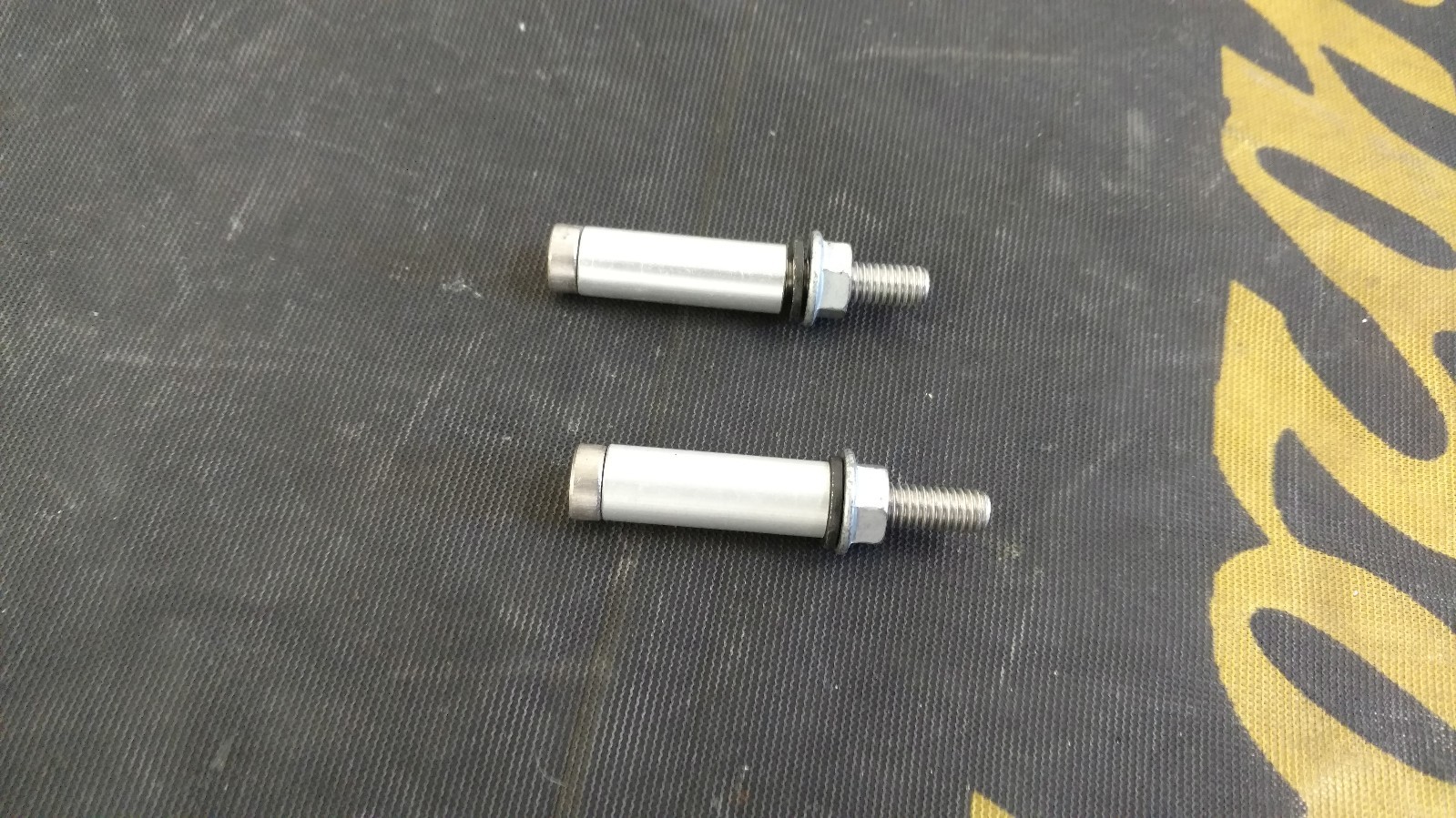 LAMBORGHINI GALLARDO CENTER E GEAR SELECTOR SPACER BOLTS OEM 400864133