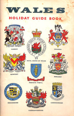 Wales: Holiday guide book, 1953! by Welsh Tourist and Holiday Board