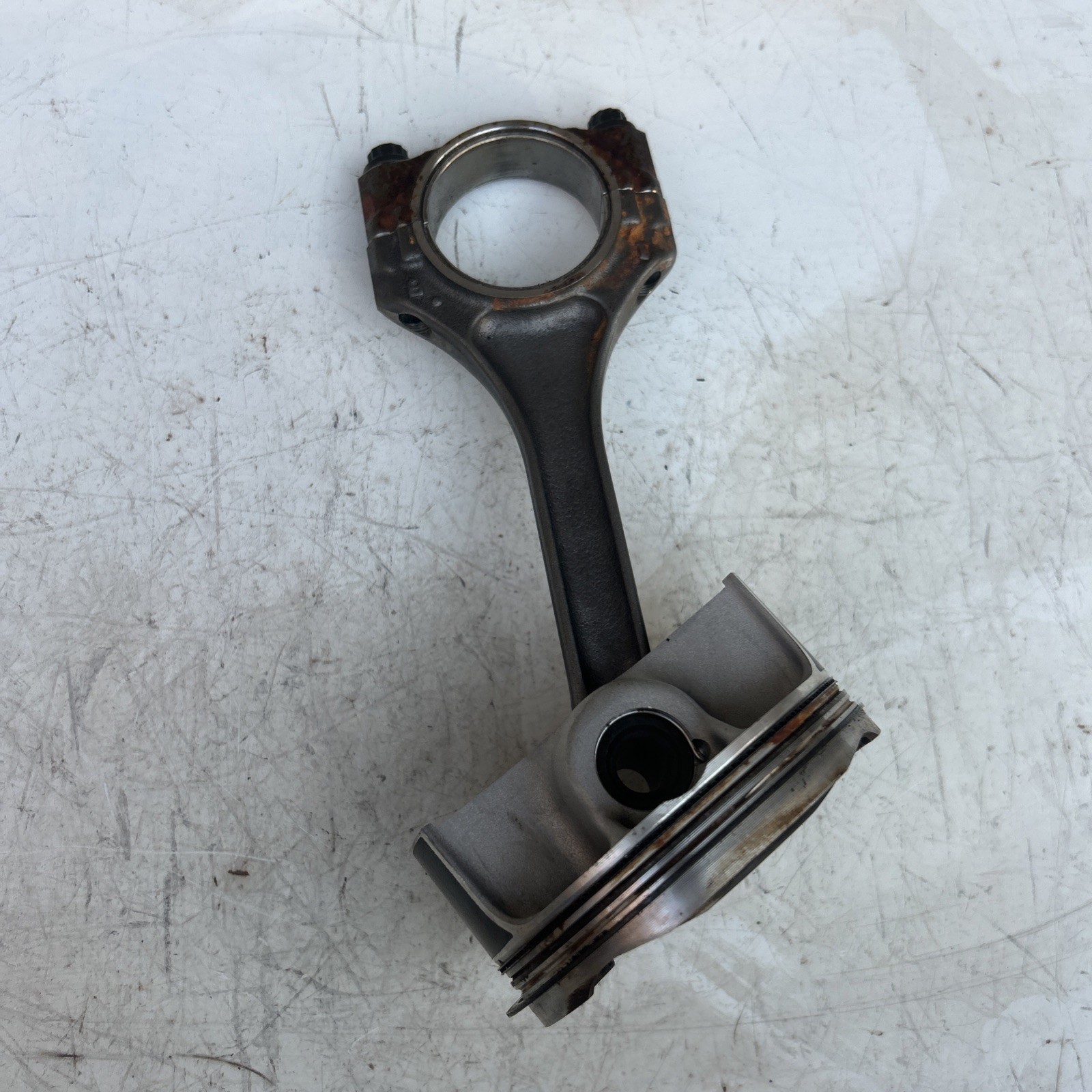 LAMBORGHINI AVENTADOR PISTON HEAD COMPLETE WITH CONNECTING ROD 07M107075J 