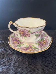 Vintage Salisbury Teacup & Saucer Iris Gold Trim Bone China Garland