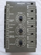 HONEYWELL W7100A1053 24V 50/60 HZ 12 VA CLASS 2 Control Module  used 