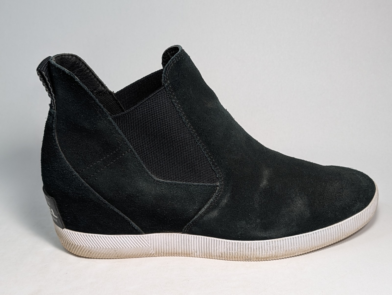 Sorel Chelsea Boots Women's Size 12 Out N About Black Suede Waterproof Wedge-image