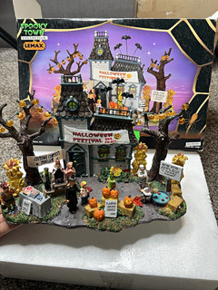 Lemax Spooky Town Halloween Festival Village Polyresin Display 2004 w/ Box