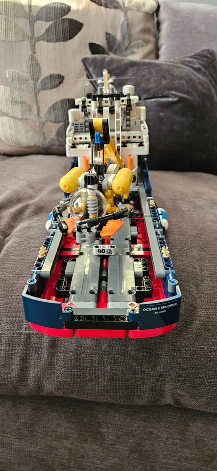LEGO Technic 42064 Ocean Explorer, photo 2 of 5