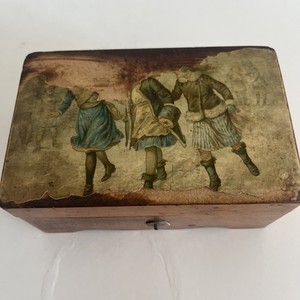 ANTIQUE SWISS CYLINDER MUSIC BOX PLAYS 4 AIRES Circa 1890-1900