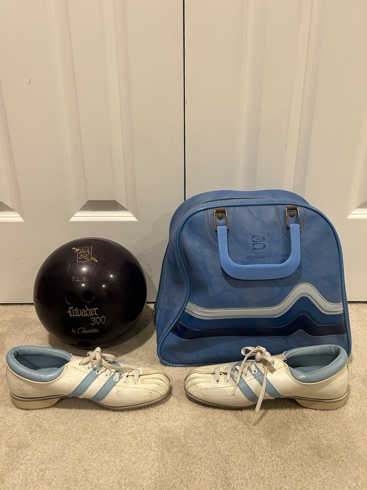 Brunswick Vintage Blue Bowling Bag Set with Ball and Shoes