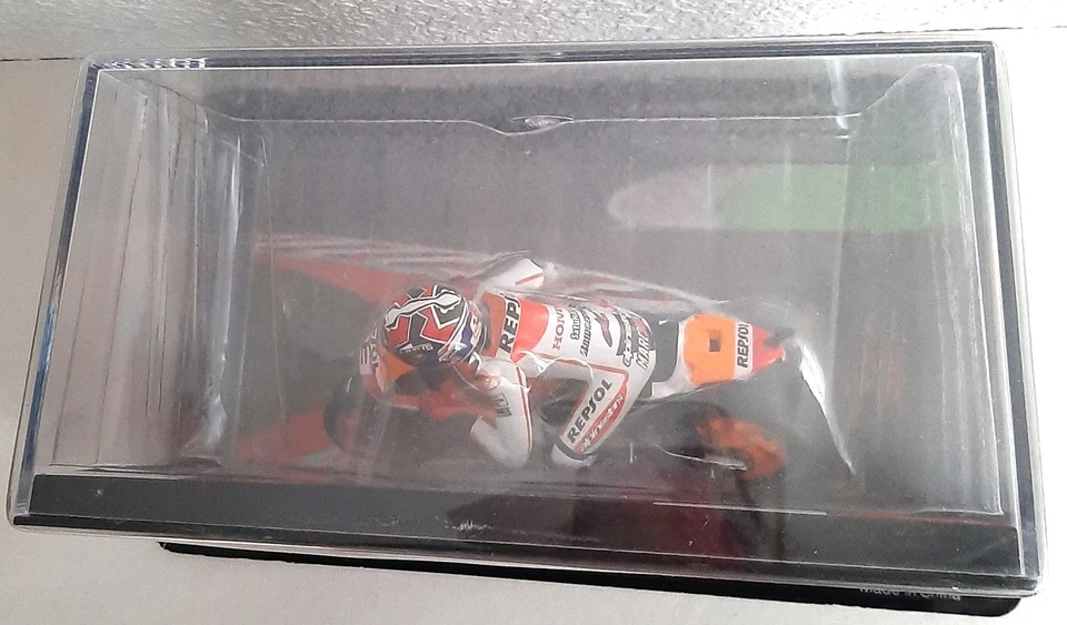 MARC MARQUEZ (2014) • HONDA RC213V 1/18 MOTO GP PILOT FIGURE ALTAYA MODEL - Image 2 of 3
