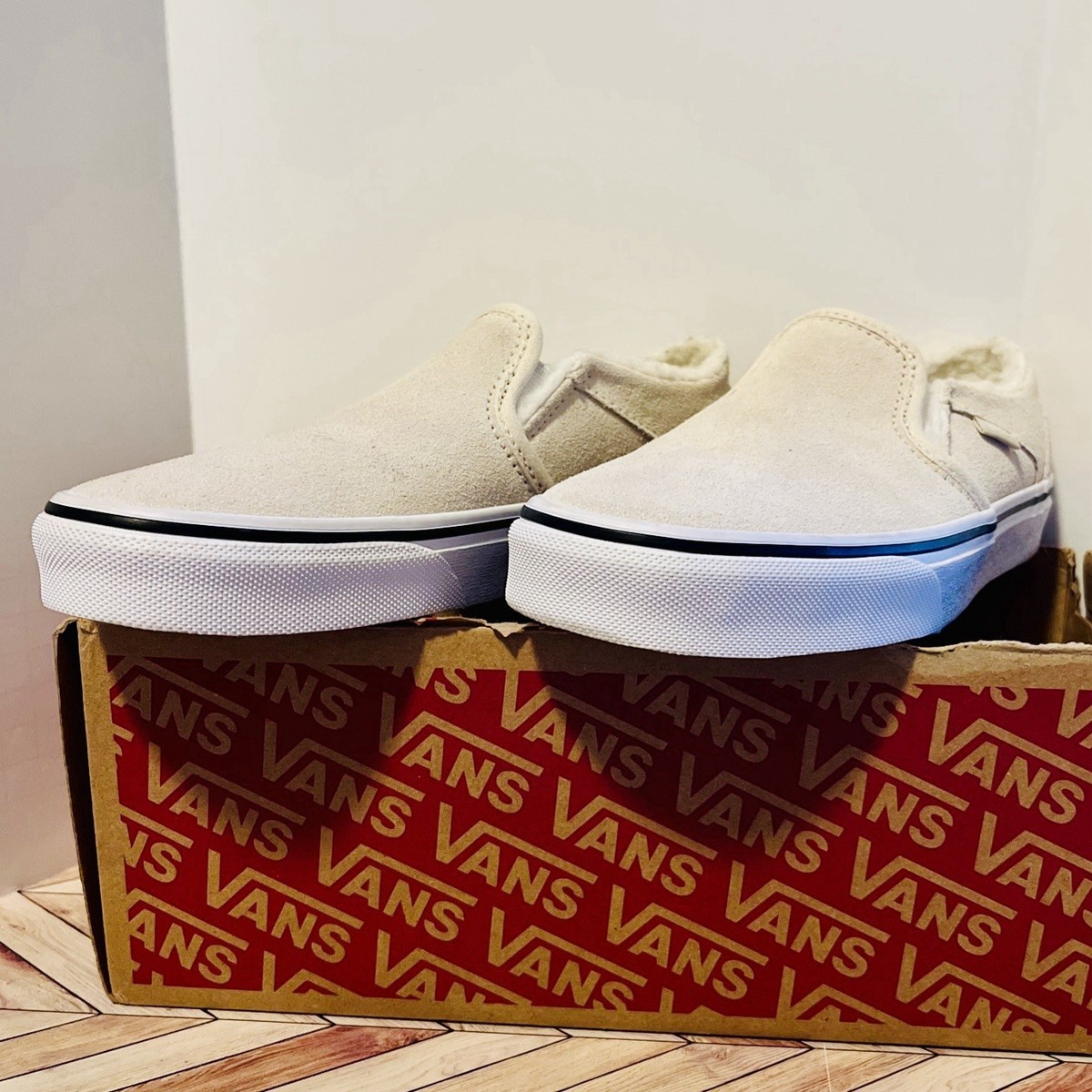Vans Asher Women's 6 Suede Slip-On Shoes Birch Cream Faux Fur