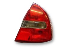 Feu arrière Mitsubishi CARISMA