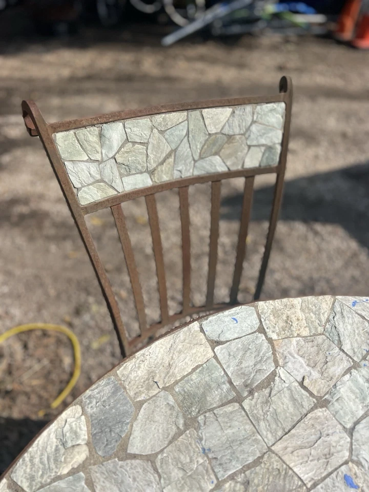 Juego de 5 piezas ~ Impresionante mesa de bistró de patio con mosaico de piedra con 4 sillas a juego Foto 2 de 4