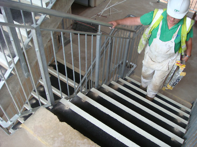  ELI-SAFE SCHWERE GFK STUFENABDECKUNGEN - RUTSCHFEST - DDA-KONFORM