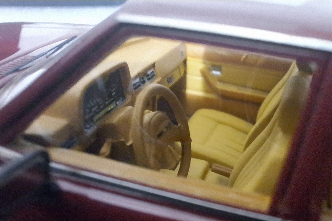 Mazda 626 MKI Sedan 4-Door 1980 Bordeaux 1:43 Neo 44010 Resin