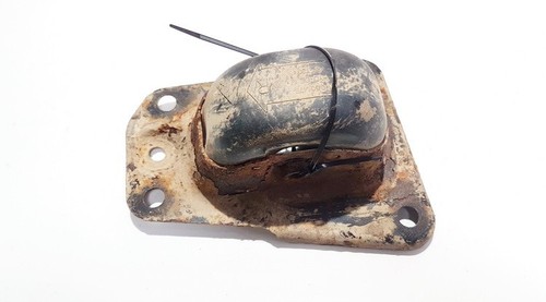 1k0505130j Кронштейн балки - Hinten rechts 1k0.501. DE1546672-70