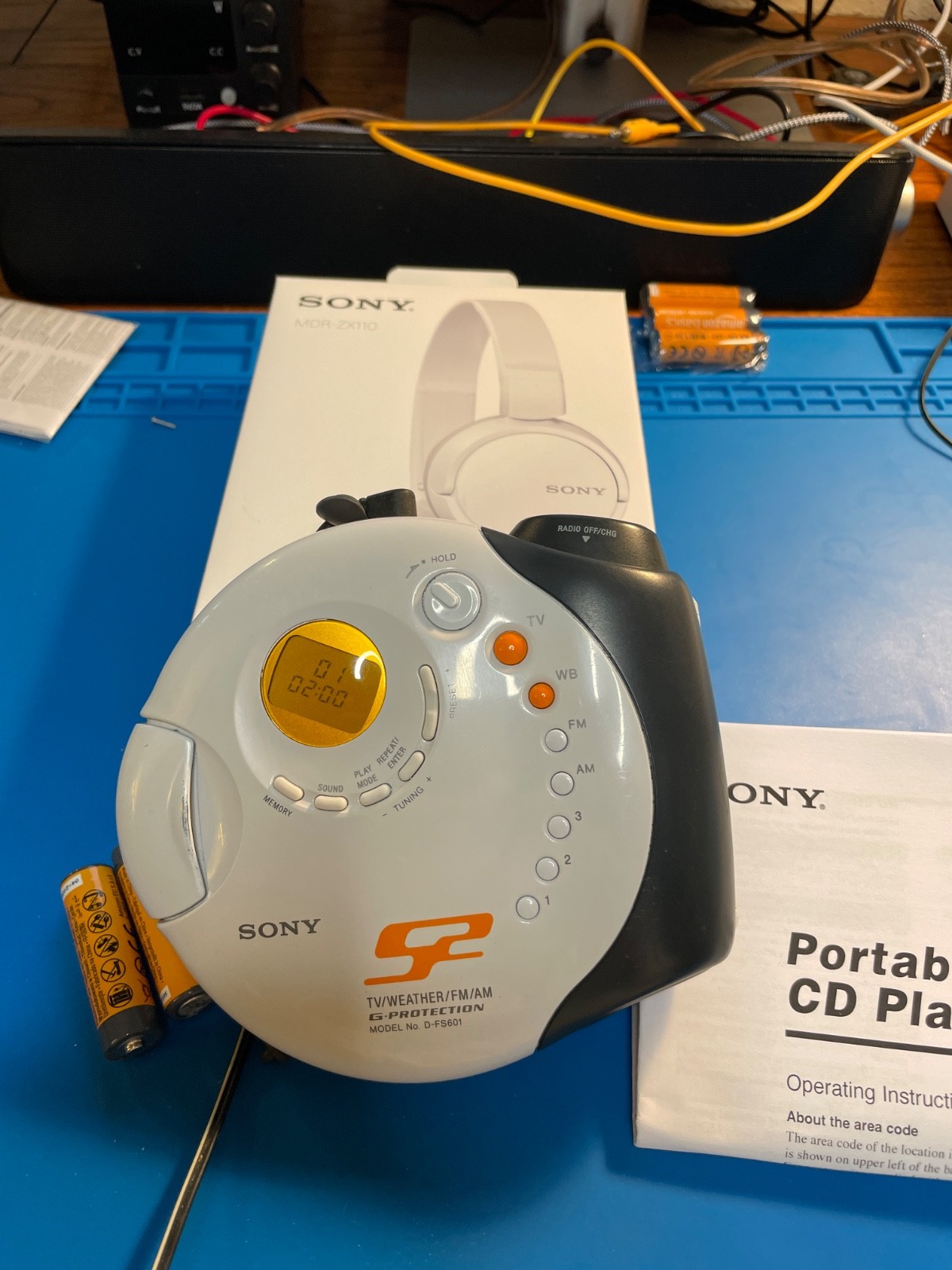 Beautiful Sony D-SJ601 AM/FM Portable CD Player