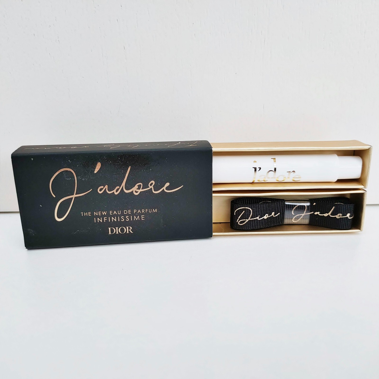 Dior J'Adore Eau de Parfum Infinissime mini Spray 1ml + Bracelet Gift