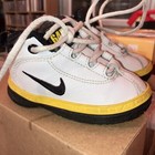 Nike Baby Basketball Shoes 6453 White, Yellow, Black Size 4c Nice! — photo 2