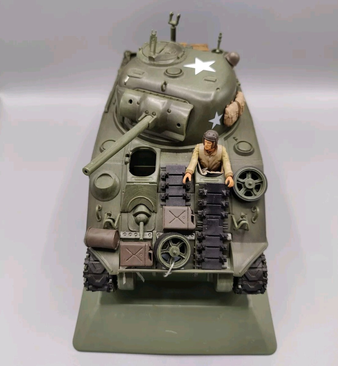 21st Century Toys WWII M4A3 Sherman Tank With Commander 1:18 Scale