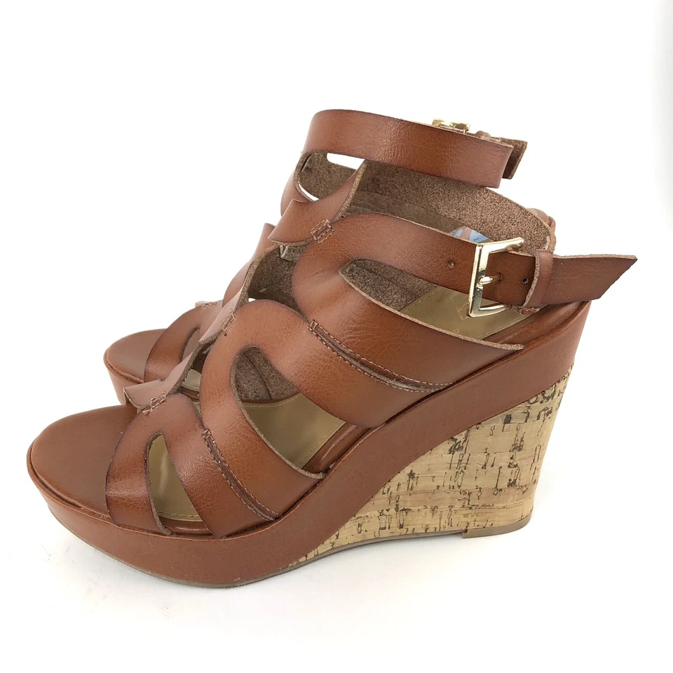 Sandálias anabela material feminina tamanho 6M Betssy conhaque biqueira aberta recorte - Imagem 2 de 4