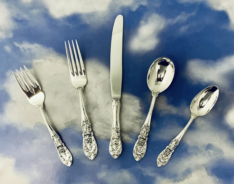 JUEGO DE CUBIERTOS DE PLATA ESTERLINA RICHELIEU BY INTERNATIONAL PARA 12 ~ ALTA CALIDAD  Foto 2 de 3
