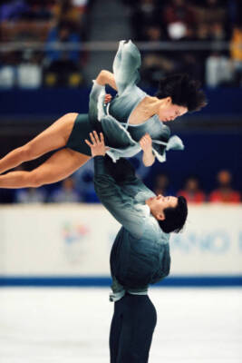 Shen Xue & Zhao Hongbo Of China Nagano Olympics 1998 OLD FIGURE SKATING PHOTO