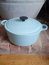 LE CREUSET 24 Round Dutch Oven with Lid Light Baby Blue 4.2L Capacity Cast Iron