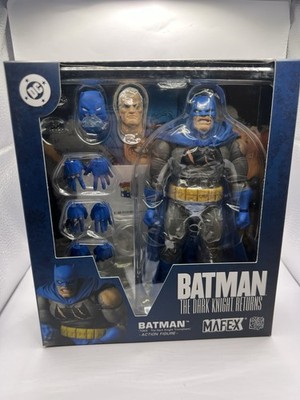 MAFEX No.119 Batman {Batman: The Dark Knight Returns Triumphant