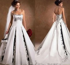 Vintage Black White Gothic Wedding Dresses Strapless Beaded Corset Bridal Gowns