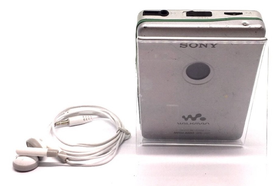 ソニーカセットウォークマンWM-EX621 s-l1200.jpg