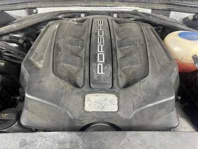 MACAN     2016 Engine Cover 2842564