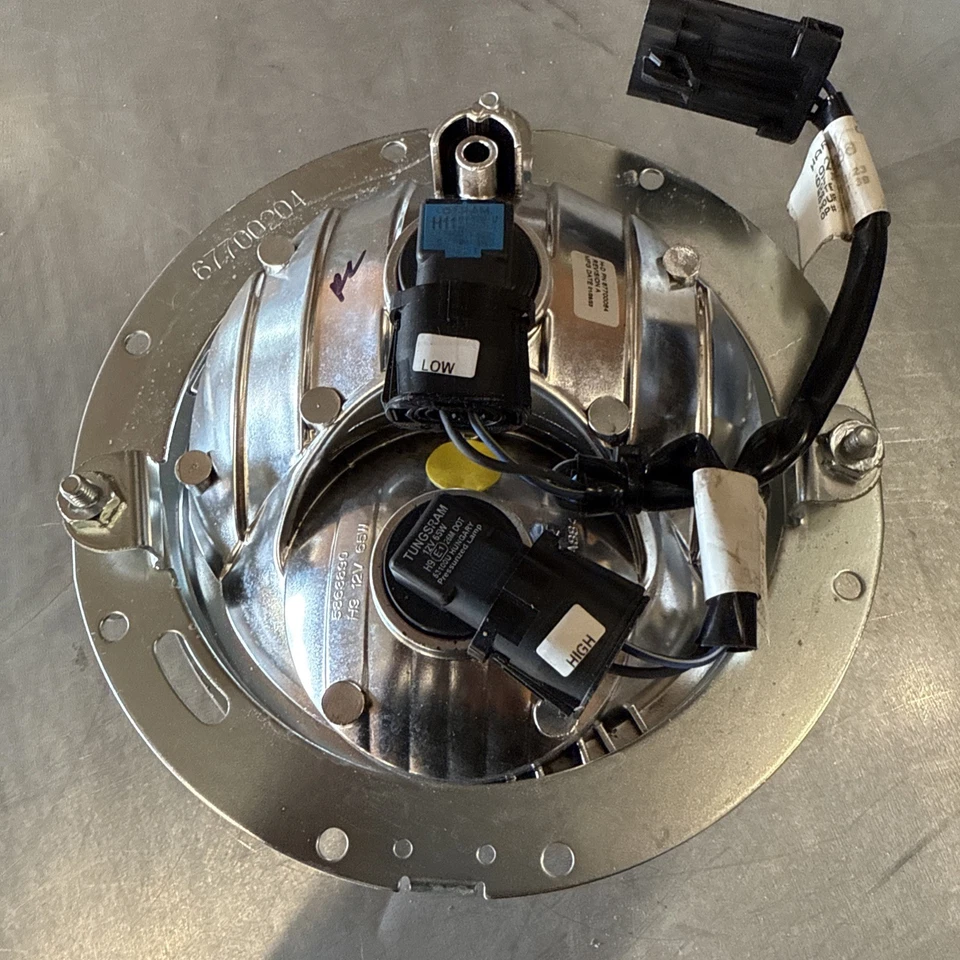 Harley Davidson  7" Dual Halogen Head light With Harness  67700064 69200298 OEM - Image 4 of 4