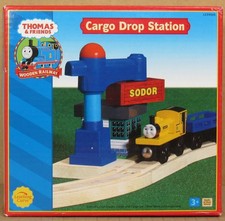 Learning Curve Thomas Wooden Railway LC99365 "Cargo Drop Station" 2004 NOS