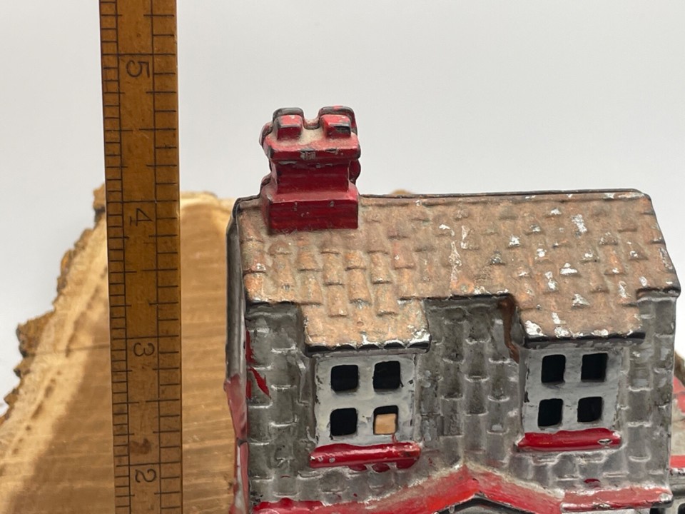 Antique /Vintage A.C. Williams Cast Iron Colonial House Still Bank