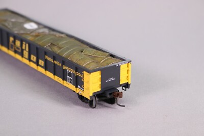 Wagon Tombereau Athearn HO - US Rail, Chargement Ferraille, Jaune Et Noir, Occasion