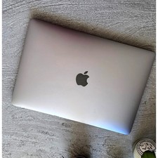 MacBook Pro 13  2018 i5 8GB 256GB SSD   Works Great, Needs Battery, Minor Flaws