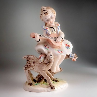Italienische Porzellan Figur Kind, Mandoline & Rehkitz handbemalt gemarkt Italy 572