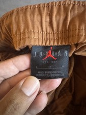 Air Jordan Essentials Chicago Cargo Pants Brown Men’s Size Large (FB7305-281)