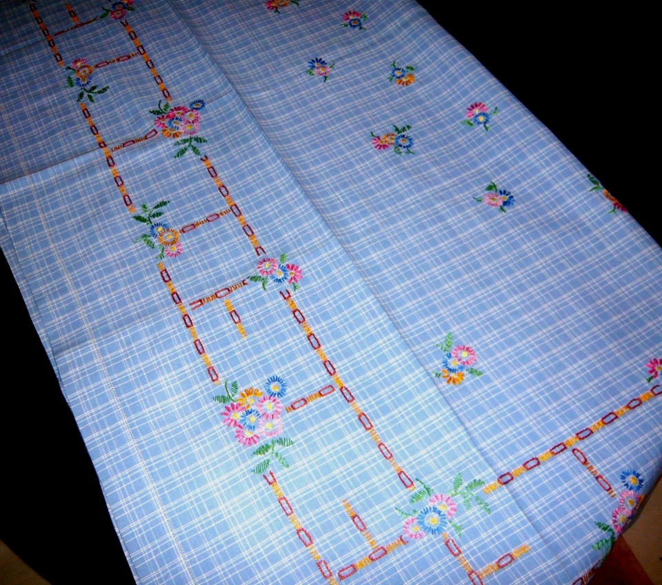 Tischdecke rechteckig Leinen gestickt Streublümchen Handarbeit 130 cm X 155 cm - Bild 3 von 4