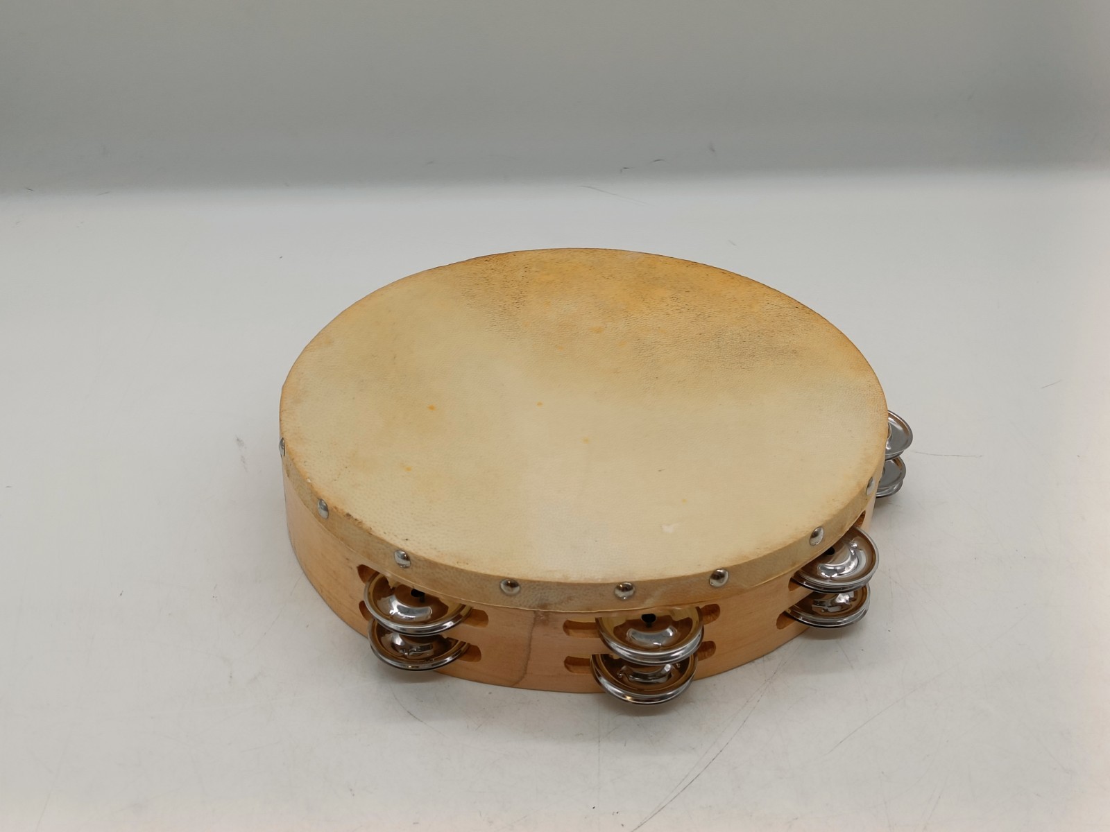 Percussion Plus PP874 10-inch 16-jingle double row tambourine hand drum beige