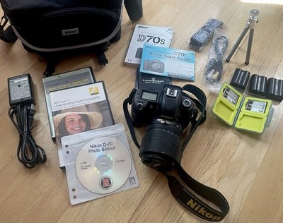 Nikon D70S SLR Camera, Nikkor 18-105 lens w/ acc. EX- cond