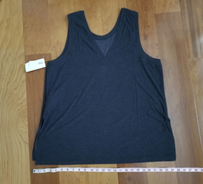 Old Navy Women s Active Breathe On Performance Gray V-Neck Tank Top Size XL NWT